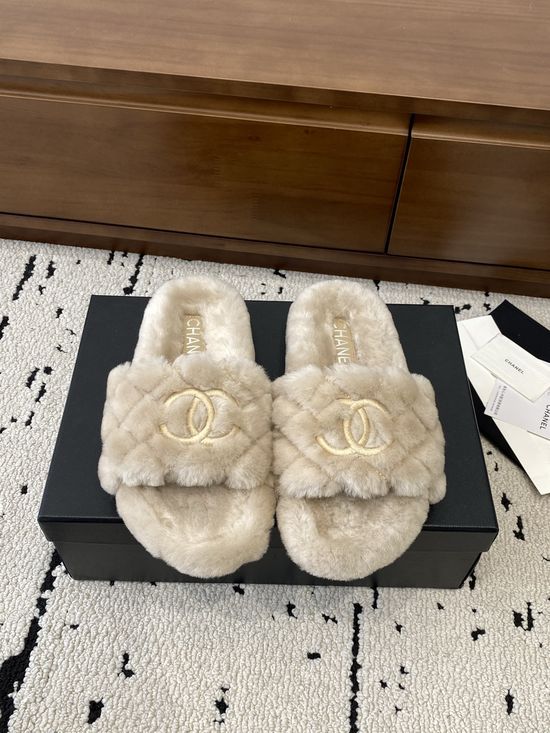 Chanel Vintage Style Low-Heeled Round-Toe Slippers