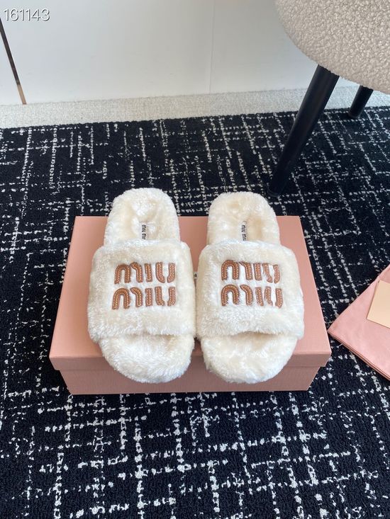 Miu Miu Soft Wool Fuzzy Slippers Anti Slip Sole For Daily Wear