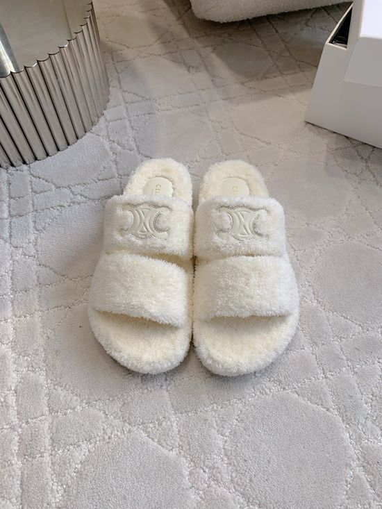 Celine Comfy Thick-soled Fluffy Slippers for Relaxed Style