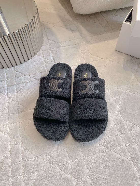Celine Comfy Thick-soled Fluffy Slippers for Relaxed Style