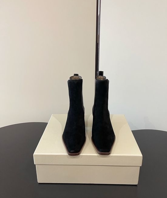 Brunello Cucinelli Elastic Chelsea Ankle Boots With Chain Decor
