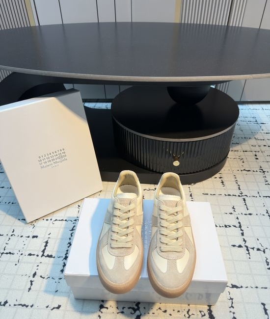 Maison Margiela Thick Sole Casual Sneakers Lightweight Comfortable Upper