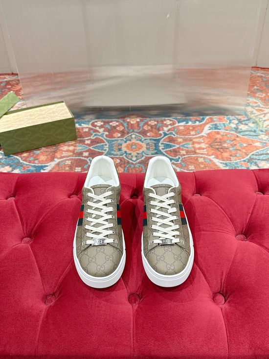 Gucci Classic Embroidery Casual Comfortable Low Top Leather Sneakers