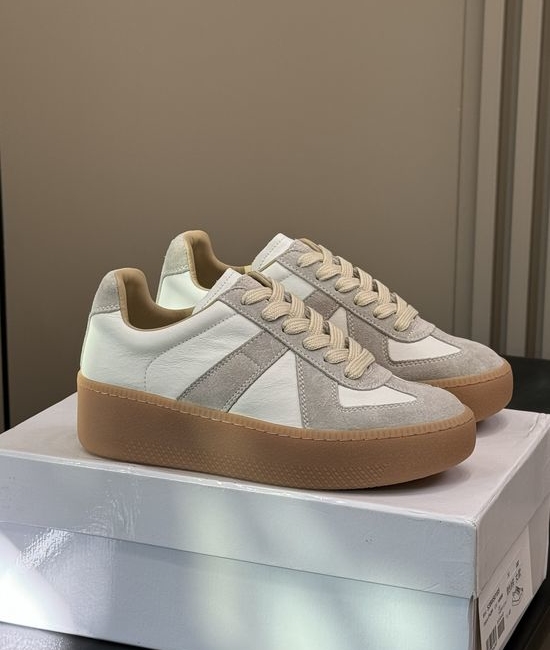 Maison Margiela Casual Stitched Sneakers With Thickened Non-Slip Sole