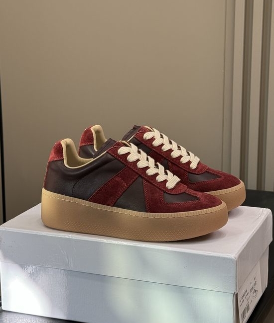 Maison Margiela Casual Stitched Sneakers With Thickened Non-Slip Sole