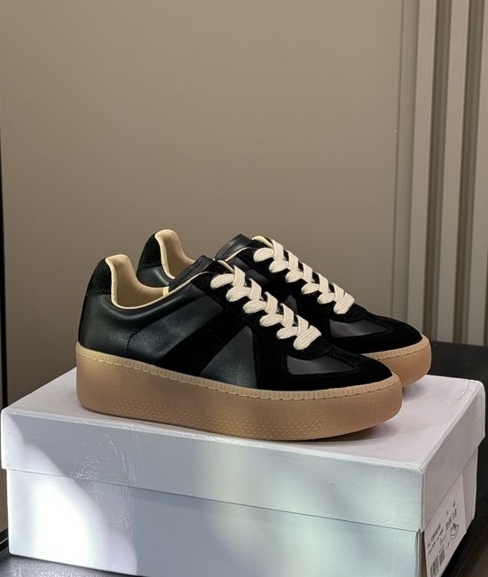 Maison Margiela Casual Stitched Sneakers With Thickened Non-Slip Sole