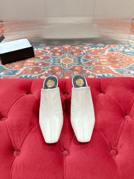Yves Saint Laurent Elegant Chunky Heel Leather Dress Shoes For Daily Wear
