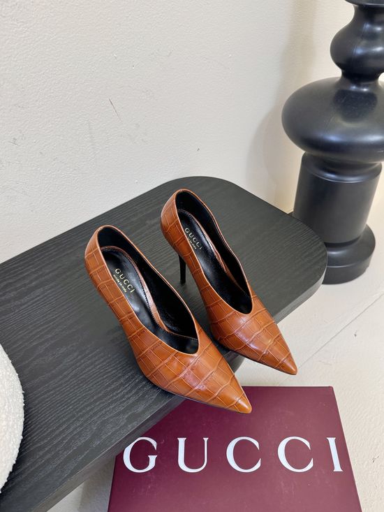 Gucci Pointed Toe High Heels Elegant Vintage Premium Leather
