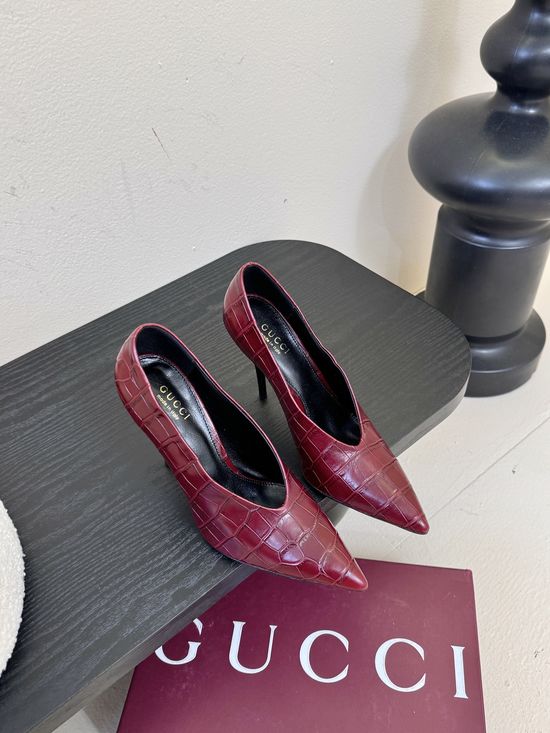 Gucci Pointed Toe High Heels Elegant Vintage Premium Leather