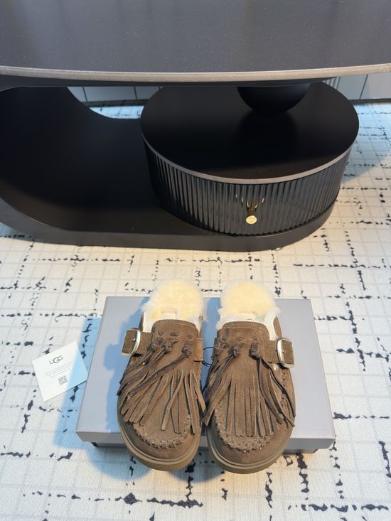 UGG Warm Non Deformable Chunky Sole Short Winter Boots
