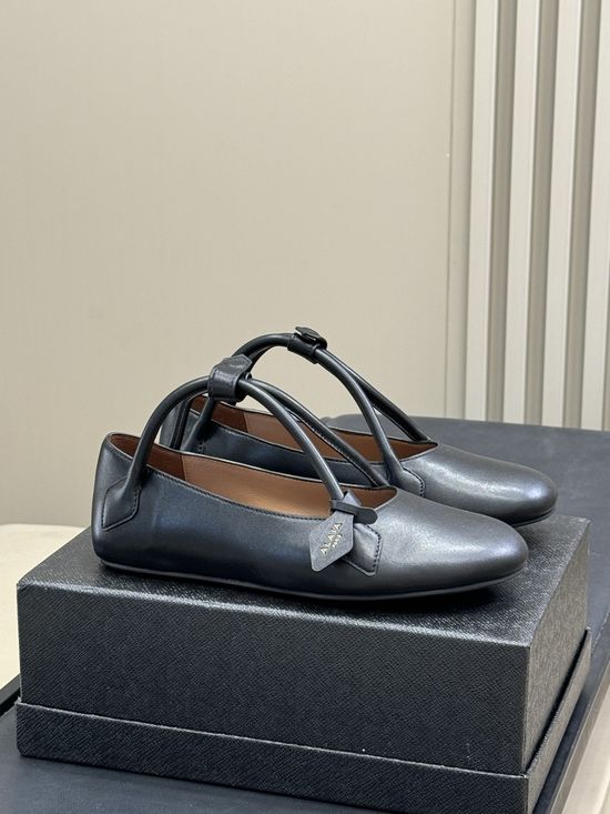 Alaia Soft Sheepskin Casual Shoes Comfortable Fashionable