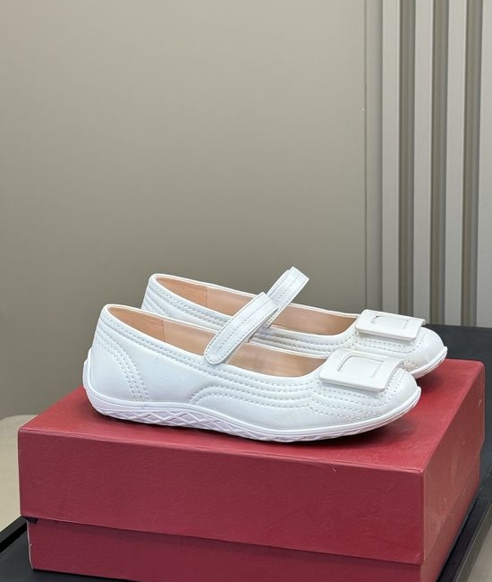 Roger Viver RV Comfortable Quilted Leather Mary Jane Flats