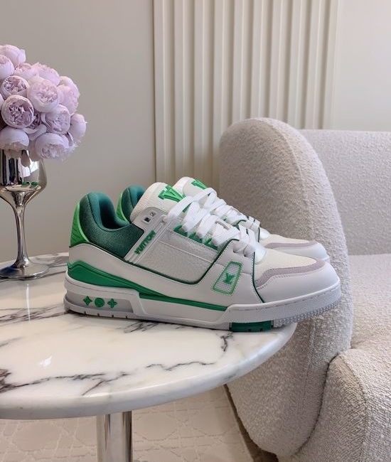 Louis Vuitton LV New Color Low Top Casual Sneakers Classic Design