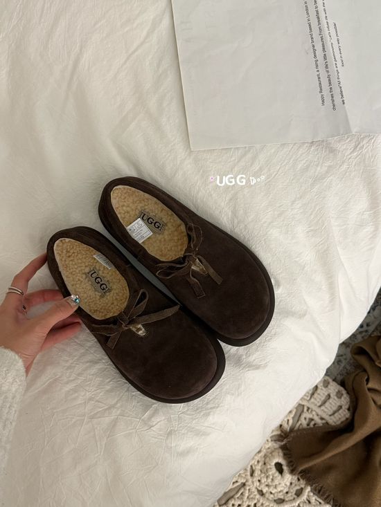 UGG Vintage-Inspired Shearling Slippers with 4cm Hidden Lift
