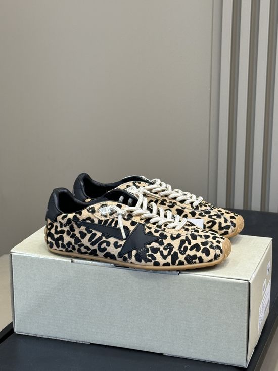 Golden Goose Cowhide Casual Sneakers Classic Retro Design Comfortable