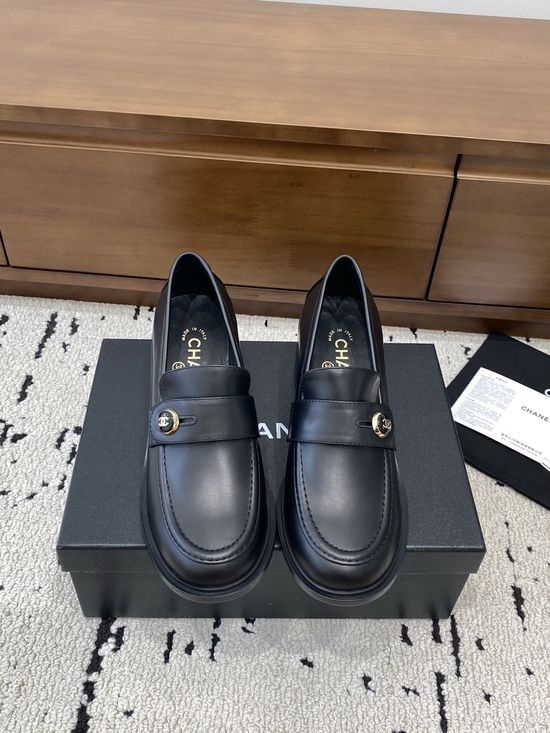 Chanel Retro Buckle Decor Leather Loafers For Daily Wear