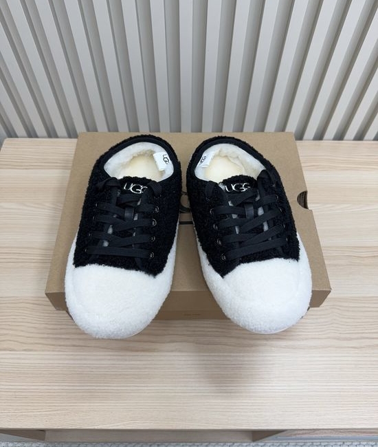 UGG Warm Soft Wool Lined Slip-on Shoes with Retro Design