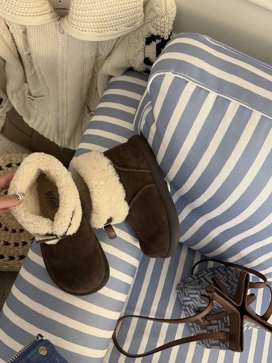 UGG Cloud-Like Shearling Boots with Vintage Double-Buckle