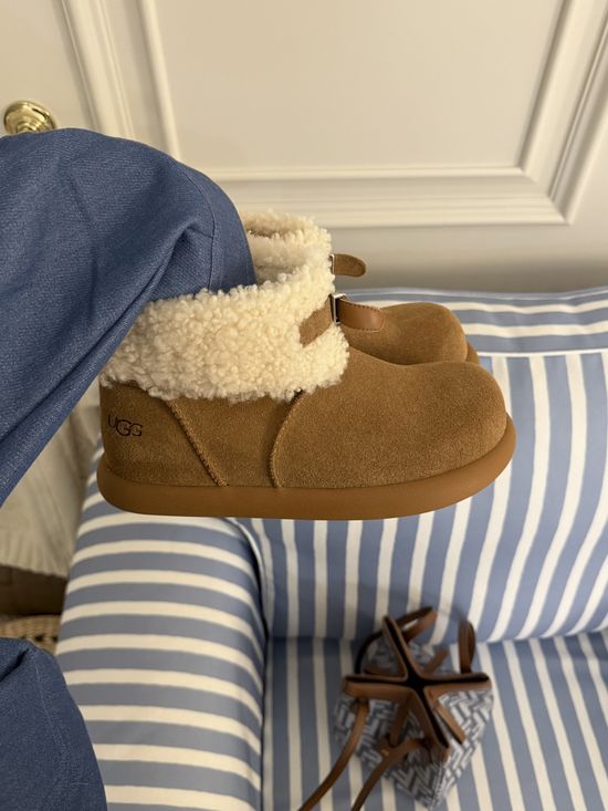 UGG Cloud-Like Shearling Boots with Vintage Double-Buckle