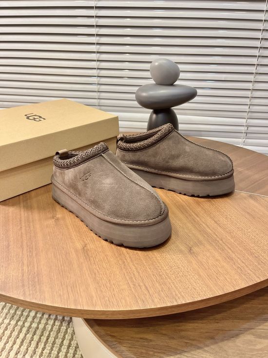 UGG Fuzzy Lined Slip On Platform Casual Comfort Boots