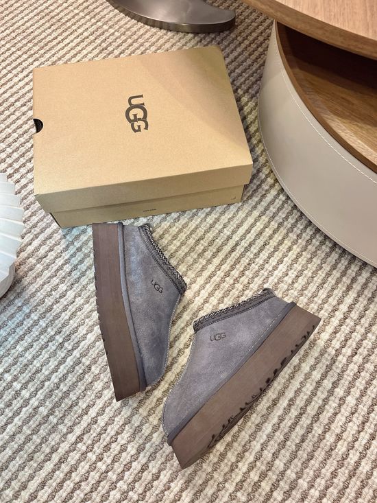 UGG Fuzzy Lined Slip On Platform Casual Comfort Boots