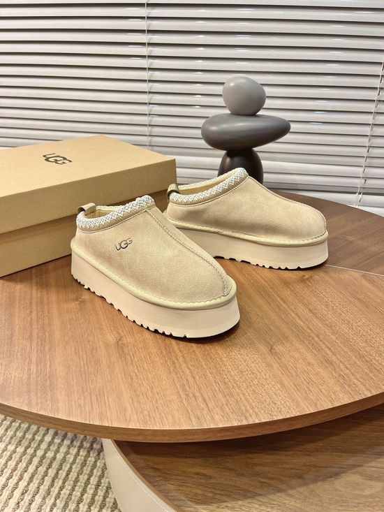 UGG Fuzzy Lined Slip On Platform Casual Comfort Boots