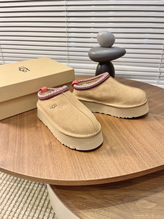 UGG Fuzzy Lined Slip On Platform Casual Comfort Boots