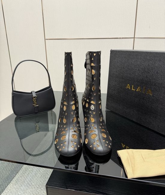 Alaia Hollow Out Chunky Heel Ankle Boots Leather Sole