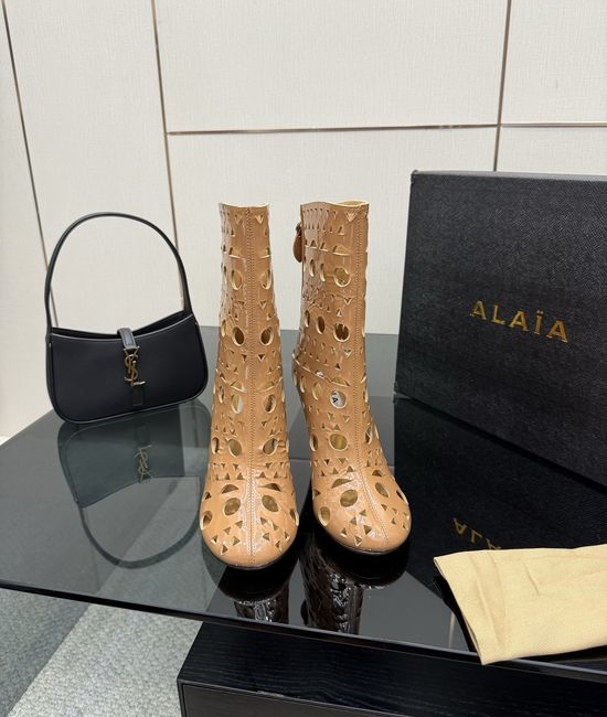 Alaia Hollow Out Chunky Heel Ankle Boots Leather Sole