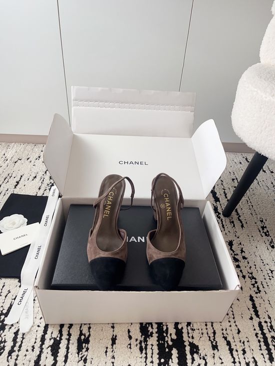 Chanel Luxury Leather Hollow Out Dress Pumps with Metal Buckle