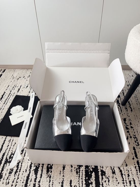 Chanel Luxury Leather Hollow Out Dress Pumps with Metal Buckle