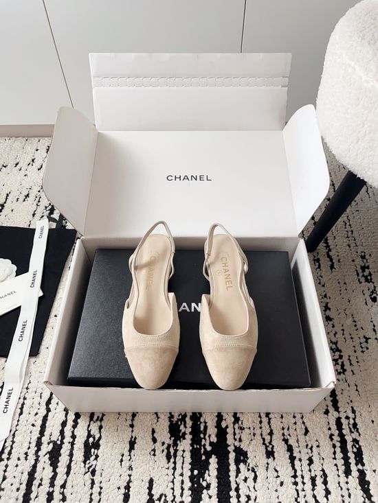 Chanel Luxury Leather Hollow Out Dress Pumps with Metal Buckle