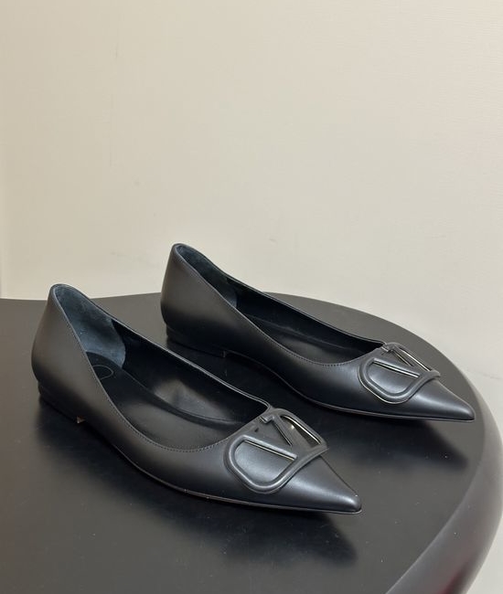 Valentino Signature V Logo Elegant High Heel Shoes with Luxury Finish
