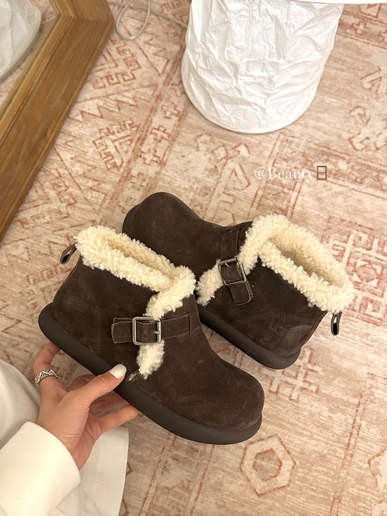 UGG Cloud-Like Shearling Boots with Vintage Double-Buckle