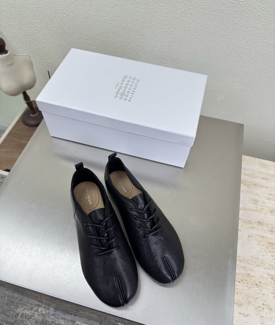 Maison Margiela Grain Cowhide Split Toe Slingback Premium Daily Wear Shoes