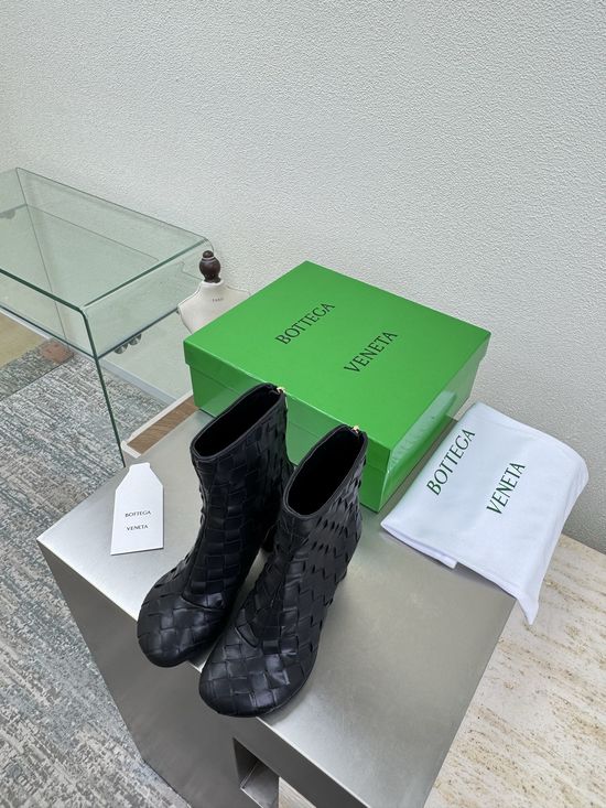 Bottega Veneta Handwoven Round Heel Ankle Boots Comfortable Quality Sole