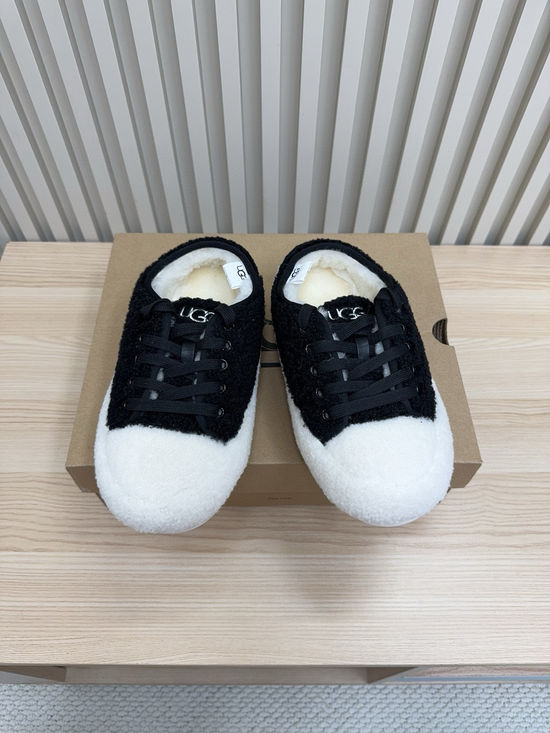 UGG Plush Lined Slip On Warm Comfort Casual Flats
