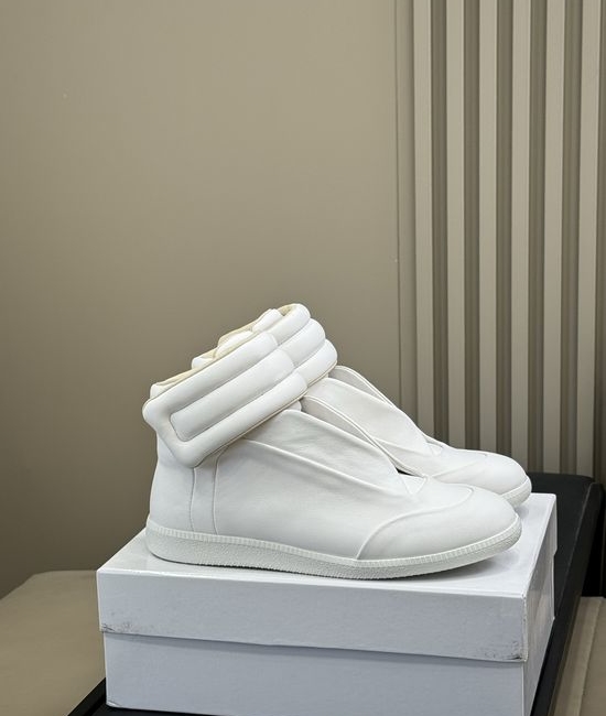 Maison Margiela High Top Leather Sneakers with Hidden Straps Soft Comfortable