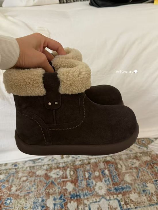 UGG Cloud-Like Shearling Boots with Vintage Double-Buckle