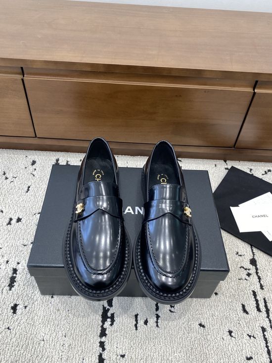 Chanel Classic Logo Loafers Elegant Genuine Leather Durable Sole