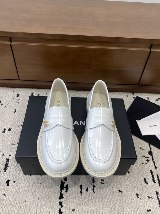 Chanel Classic Logo Loafers Elegant Genuine Leather Durable Sole
