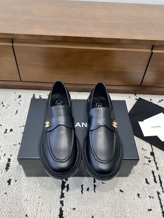 Chanel Classic Logo Loafers Elegant Genuine Leather Durable Sole