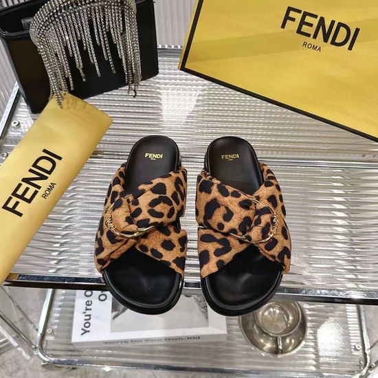 Fendi Classic Buckle Decor Soft Comfortable Casual Slide Sandals