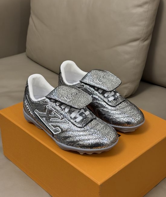 Louis Vuitton LV Retro Cracked Texture Casual Soccer Shoes For Daily Wear