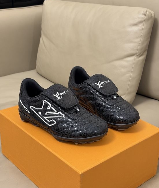 Louis Vuitton LV Retro Cracked Texture Casual Soccer Shoes For Daily Wear