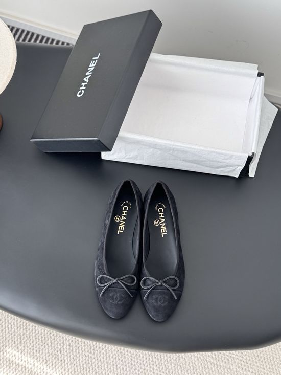 Chanel Classic Elegant Comfortable Flat Ballet Shoes