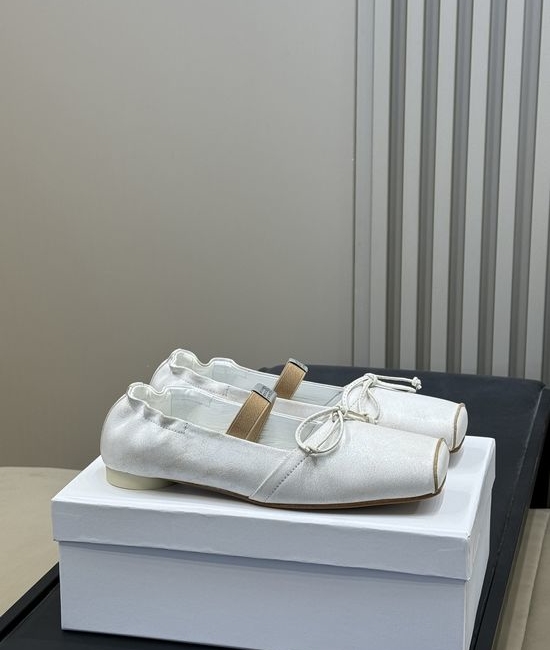 Maison Margiela Square Toe Bow Decor Mule Flats Elegant Versatile Footwear