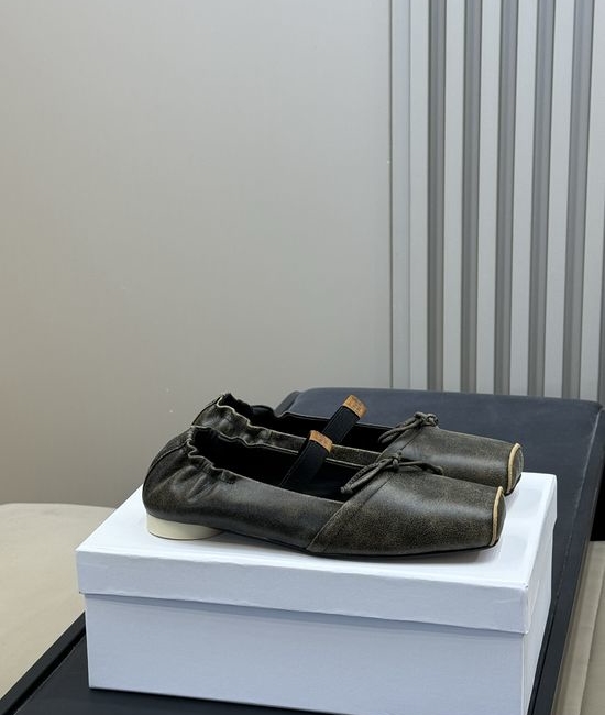 Maison Margiela Square Toe Bow Decor Mule Flats Elegant Versatile Footwear