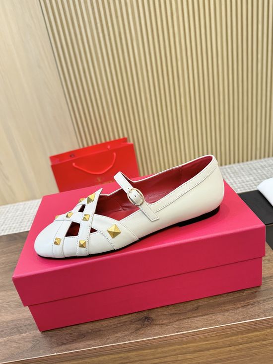 Valentino Pyramid Stud Hollow Out Mary Jane Flat Shoes