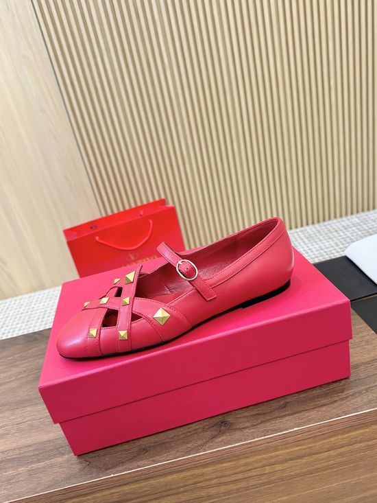 Valentino Pyramid Stud Hollow Out Mary Jane Flat Shoes